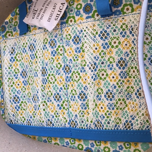 Vera Bradley Tech Organizer - Picture 5 of 6